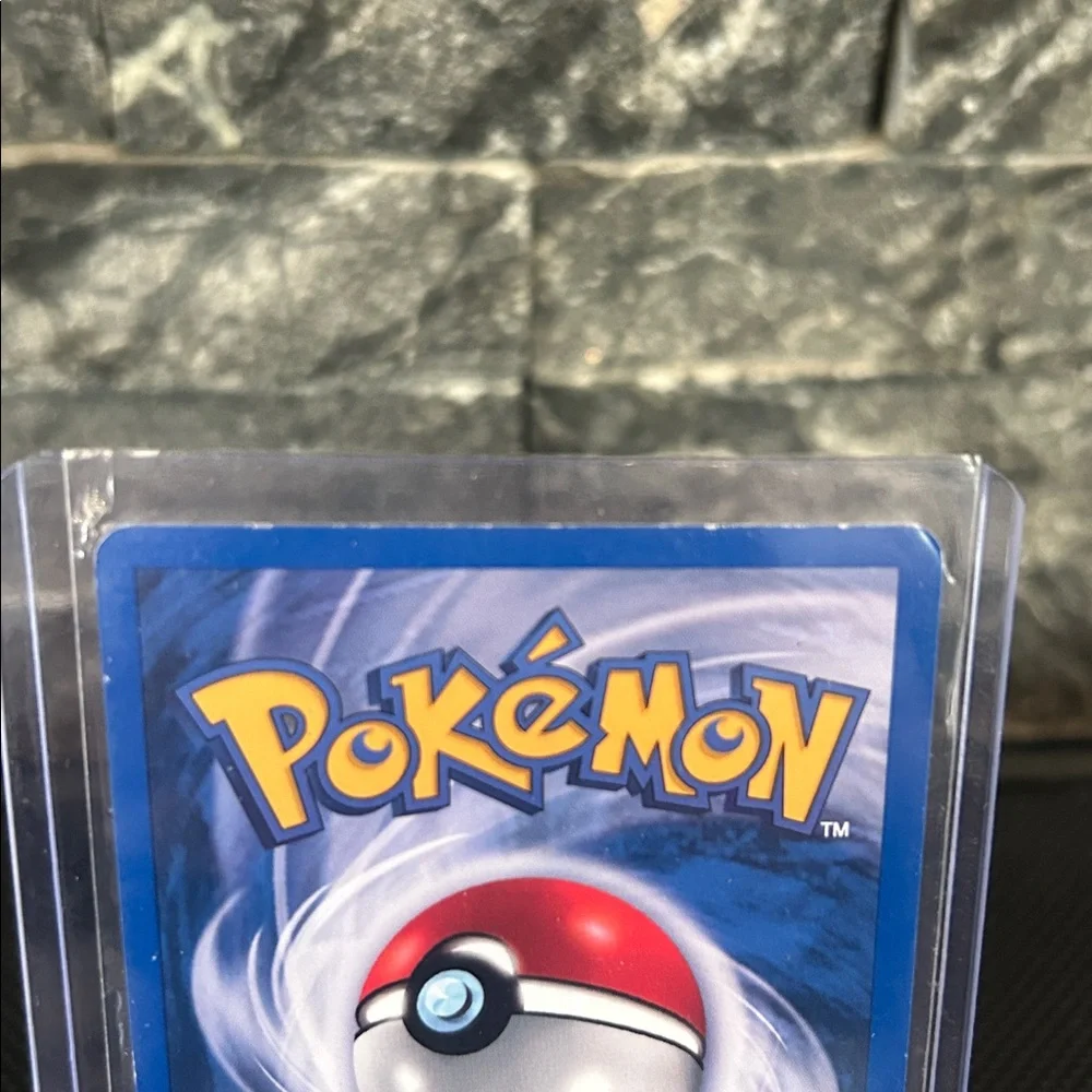 Pokémon Nidorino 37/102 Vintage  Card from 1999 Base Set Lightly Played‎